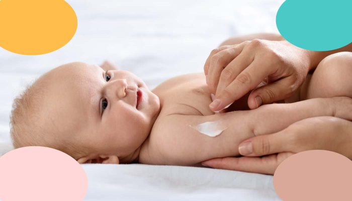 bebé durmiendo tras recibir una vacuna